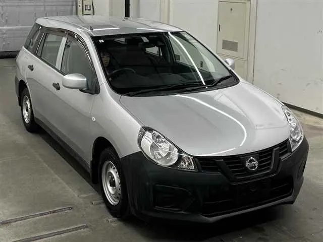 NISSAN AD 2021